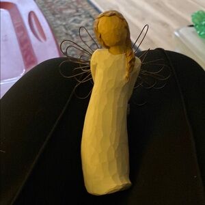 Willow Tree 'Thank You' Figurine - Soft Yellow